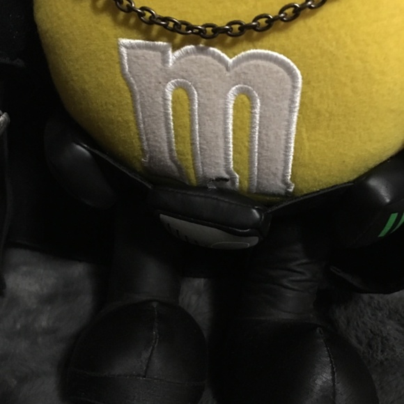 M&M Darth Vader plush - Picture 4 of 5